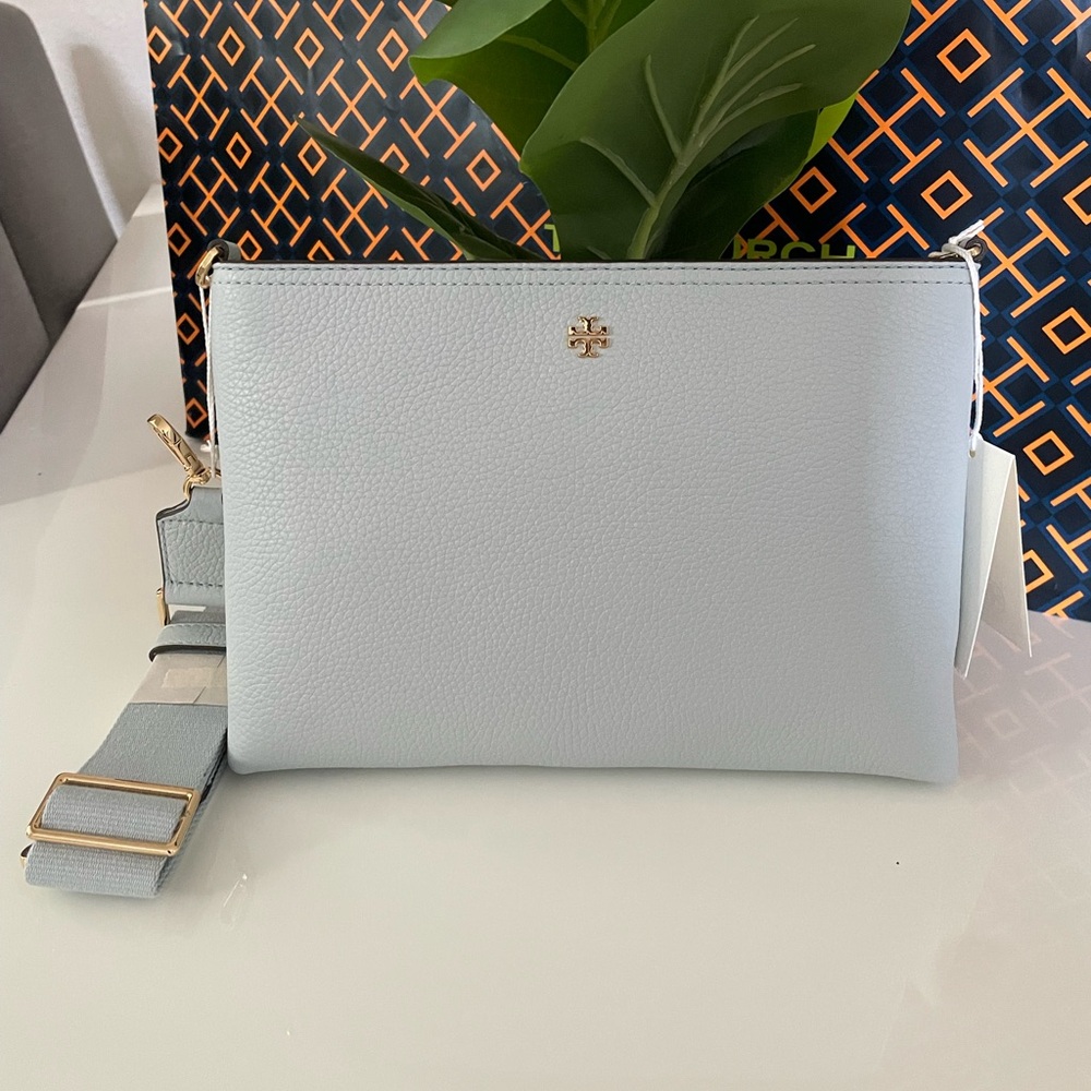 New✨authentic blake swingpack crossbody - Picture 3 of 13